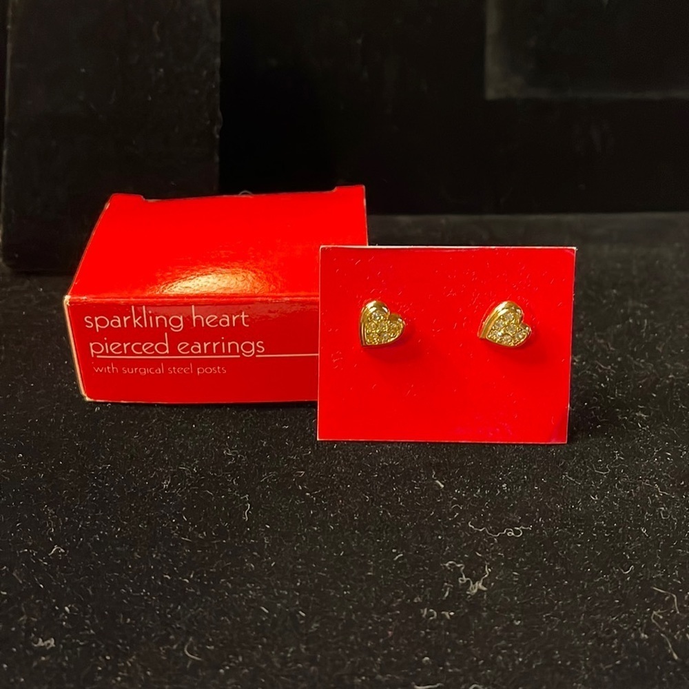 Avon -1990- Sparkling Heart Pierced Earrings So Pretty